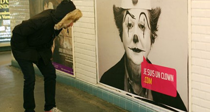 affiche clowns dans le métro